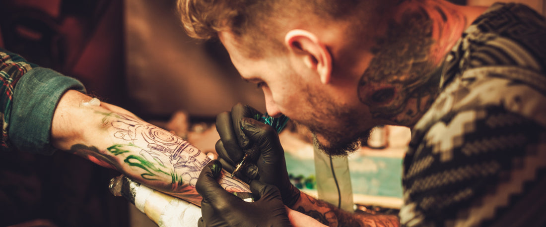El Arte de Cuidar Tus Tatuajes: Más Allá de la Tinta